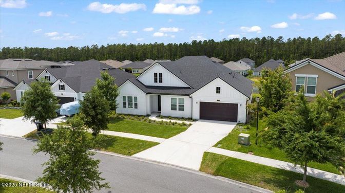 Attached, Exterior, Facade, Farmhouse