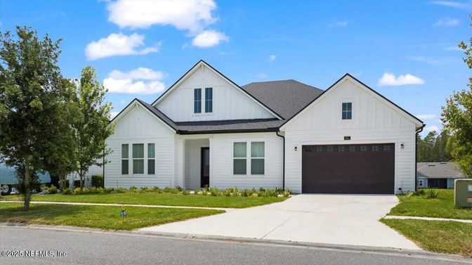 Attached, Exterior, Facade, Farmhouse