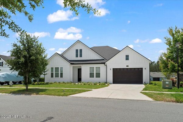 Attached, Exterior, Facade, Farmhouse
