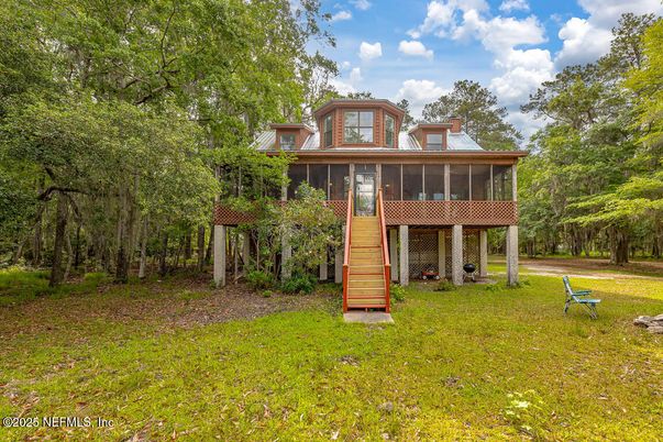 Backyard, Exterior, Facade, American Foursquare