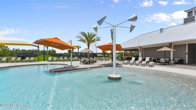 Exterior, Pool