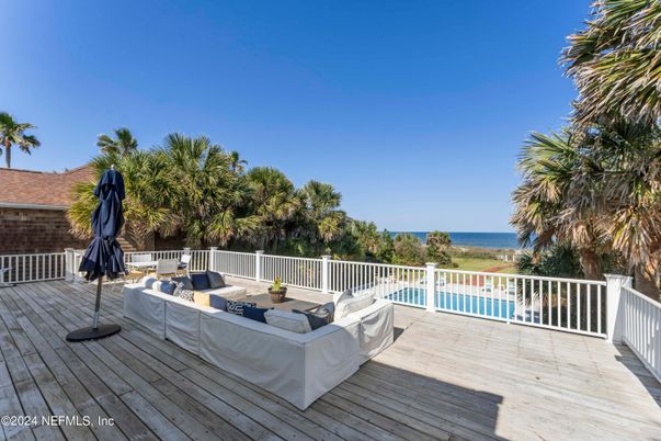 Exterior, Pool, Water