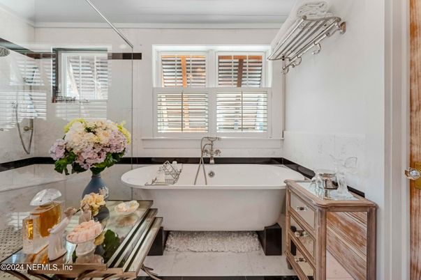 Bathroom, Free Standing Baths, Interior