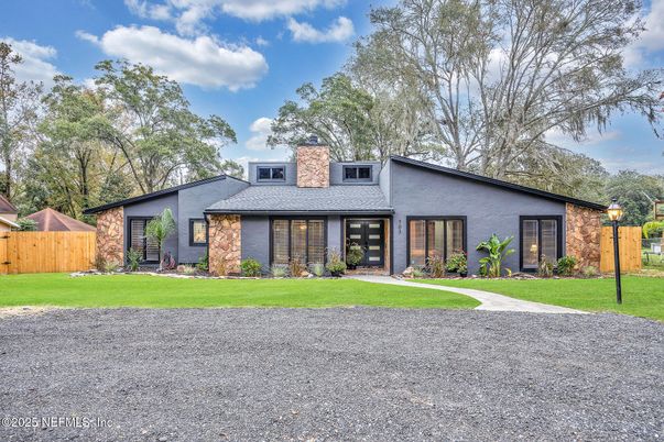 Backyard, Exterior, Facade, Ranch