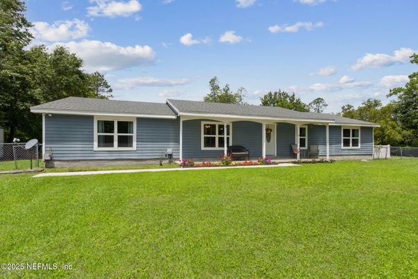 Backyard, Exterior, Facade, Ranch