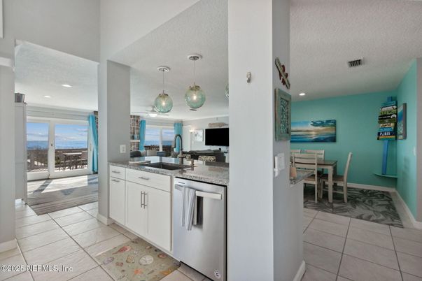 Dining room, Interior, Kitchen, Pendant Lights, Recessed Lighting