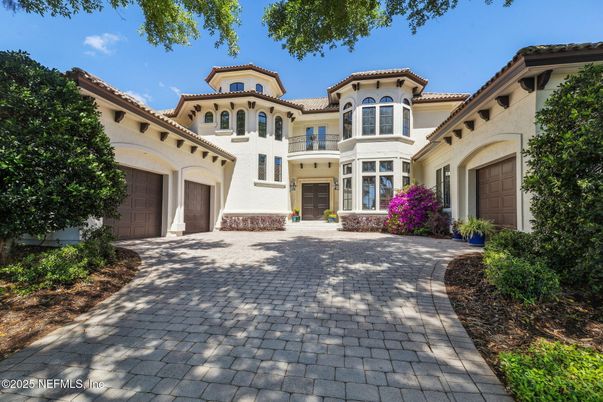 Attached, Exterior, Facade, Mediterranean