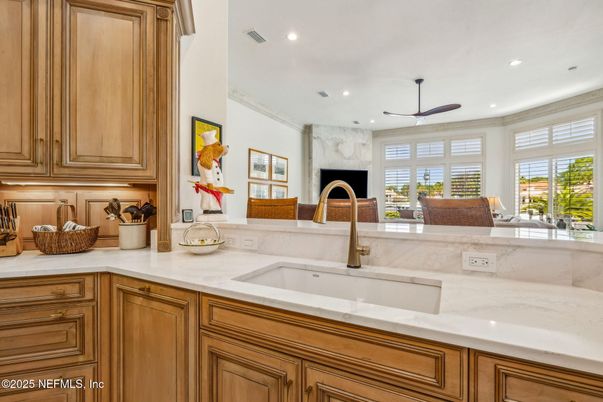 Fireplace, Interior, Kitchen, Recessed Lighting