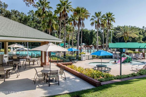 Exterior, Playground, Pool