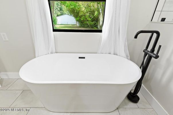 Bathroom, Free Standing Baths, Interior
