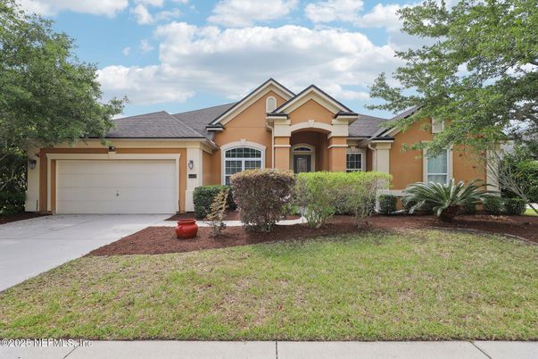 Attached, Exterior, Facade, Brick Traditional