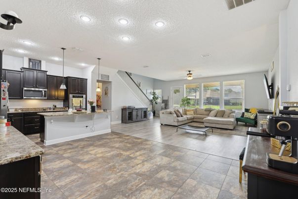 Interior, Kitchen, Living room, Pendant Lights, Recessed Lighting, Stainless Steel Appliances