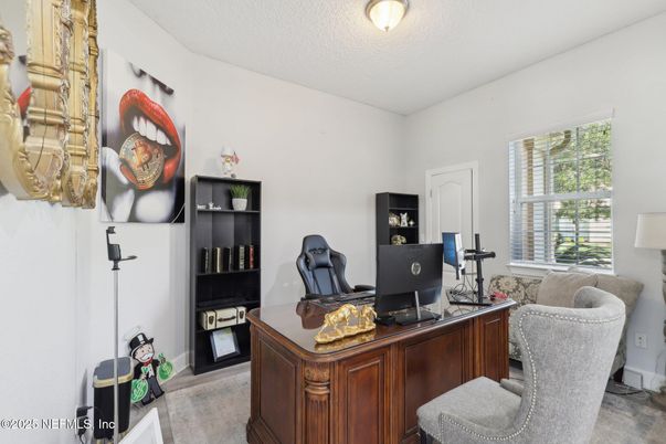 Home Office, Interior