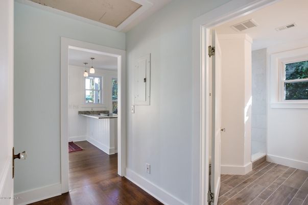 Interior, Pendant Lights, Wood Texture Flooring
