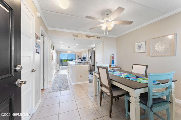 Dining room, Interior, Kitchen, Recessed Lighting