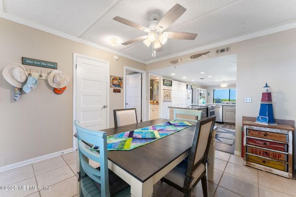 Dining room, Interior, Kitchen, Recessed Lighting