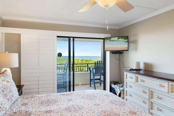 Bedroom, Interior, Water