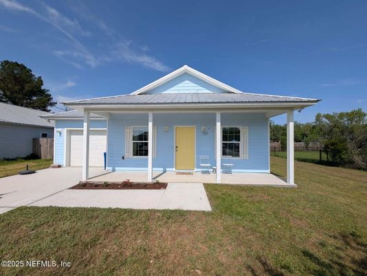Attached, Exterior, Facade, Ranch