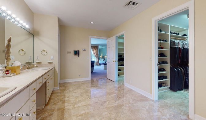 Bathroom, Dual Sink Vanities, Interior, Recessed Lighting