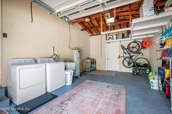 Interior, Washer, Wooden Beams