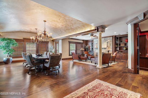 Chandelier, Dining room, Interior, Living room, Recessed Lighting, Wood Texture Flooring