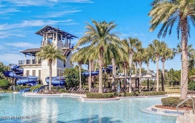Exterior, Playground, Pool