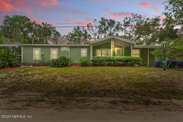 Backyard, Exterior, Facade, Ranch