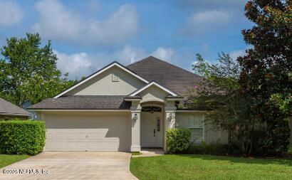 Attached, Exterior, Facade, American Craftsman