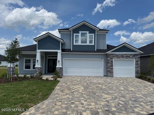 Attached, Exterior, Facade, American Craftsman