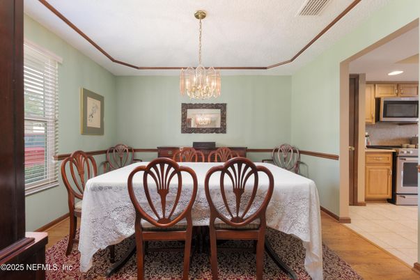 Chandelier, Dining room, Interior, Kitchen, Wood Texture Flooring
