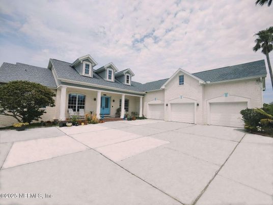 Attached, Exterior, Facade, Ranch