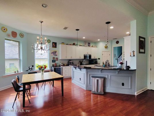 Chandelier, Dining room, Interior, Kitchen, Pendant Lights, Recessed Lighting, Wood Texture Flooring