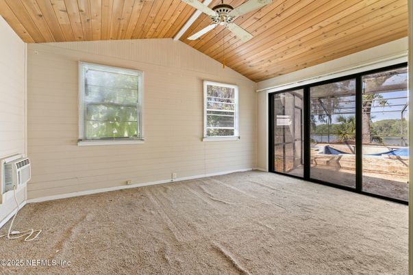 Empty room, Interior, Wooden Ceilings