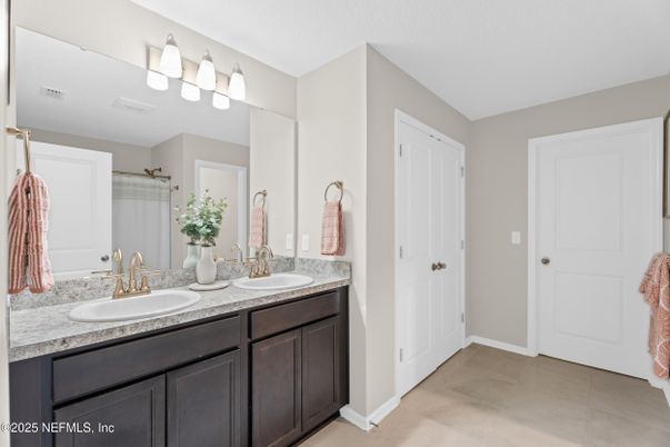 Bathroom, Dual Sink Vanities, Interior