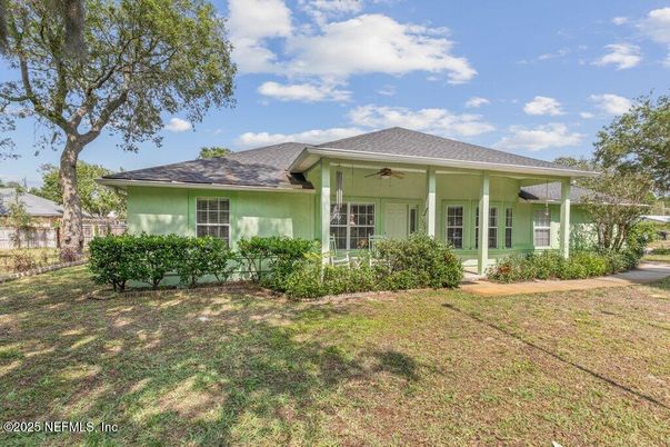 Backyard, Exterior, Facade, Ranch