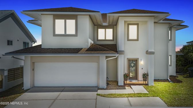 Attached, Exterior, Facade, Modern