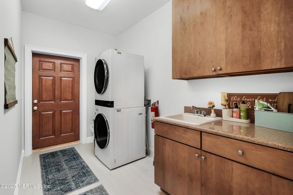 Interior, Washer, Wood Texture Flooring