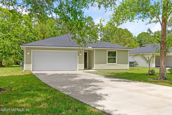 Attached, Exterior, Facade, Ranch