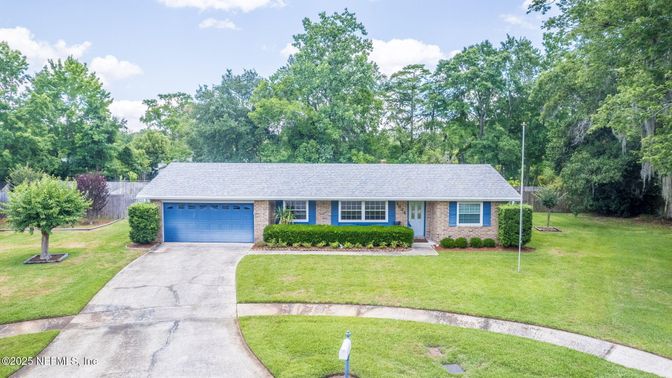 Attached, Exterior, Facade, Ranch