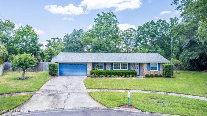 Attached, Exterior, Facade, Brick Facade, Ranch