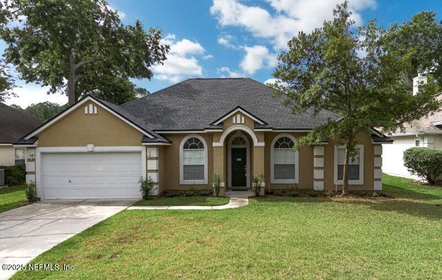 Attached, Exterior, Facade, Ranch