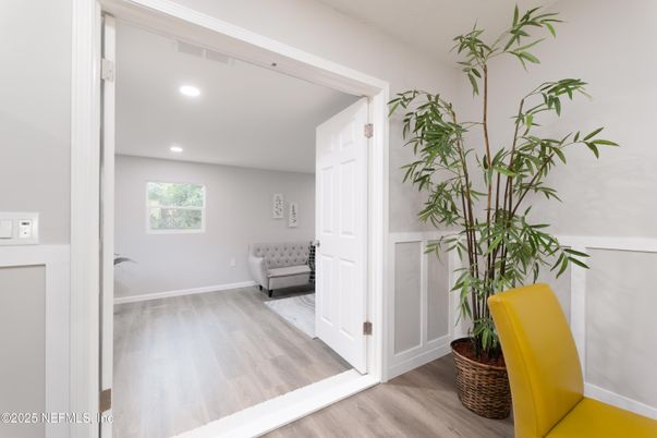 Interior, Recessed Lighting, Wood Texture Flooring