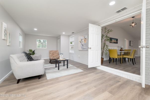 Dining room, Interior, Living room, Pendant Lights, Recessed Lighting, Wood Texture Flooring
