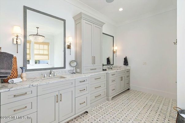 Bathroom, Dual Sink Vanities, Interior, Recessed Lighting
