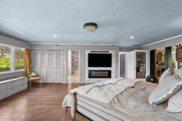 Bedroom, Fireplace, Interior, Recessed Lighting, Wood Texture Flooring