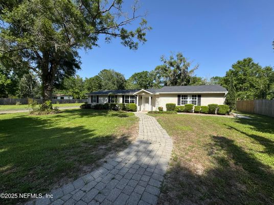 Backyard, Exterior, Facade, Ranch