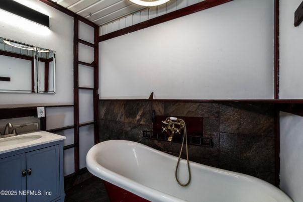 Bathroom, Free Standing Baths, Interior
