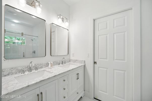 Bathroom, Dual Sink Vanities, Interior