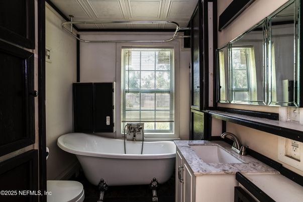 Bathroom, Free Standing Baths, Interior