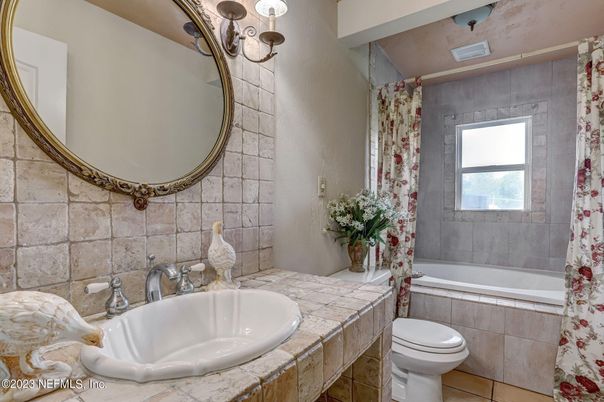 Bathroom, Interior, Tile Countertops